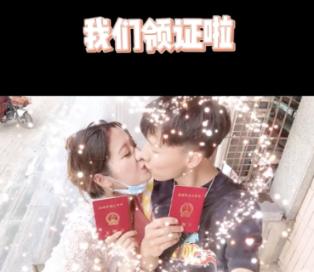 救援秀气的男孩